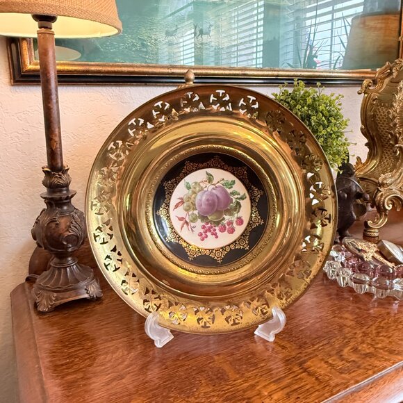 Vintage pair of Regency Bone China/Brass wall plates made in England - Picture 8 of 15